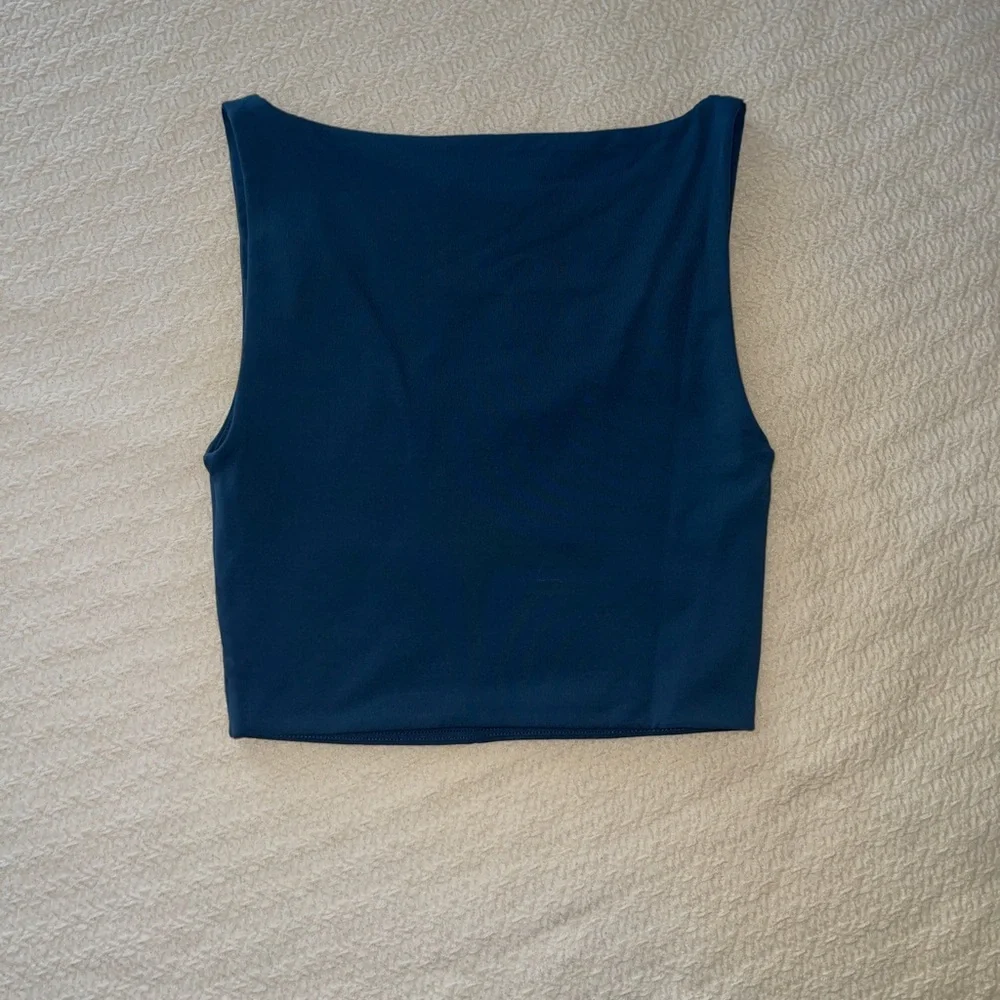 Aritzia Babaton Contour Scoop neck Cropped Tank (herbage green) - Picture 4 of 4